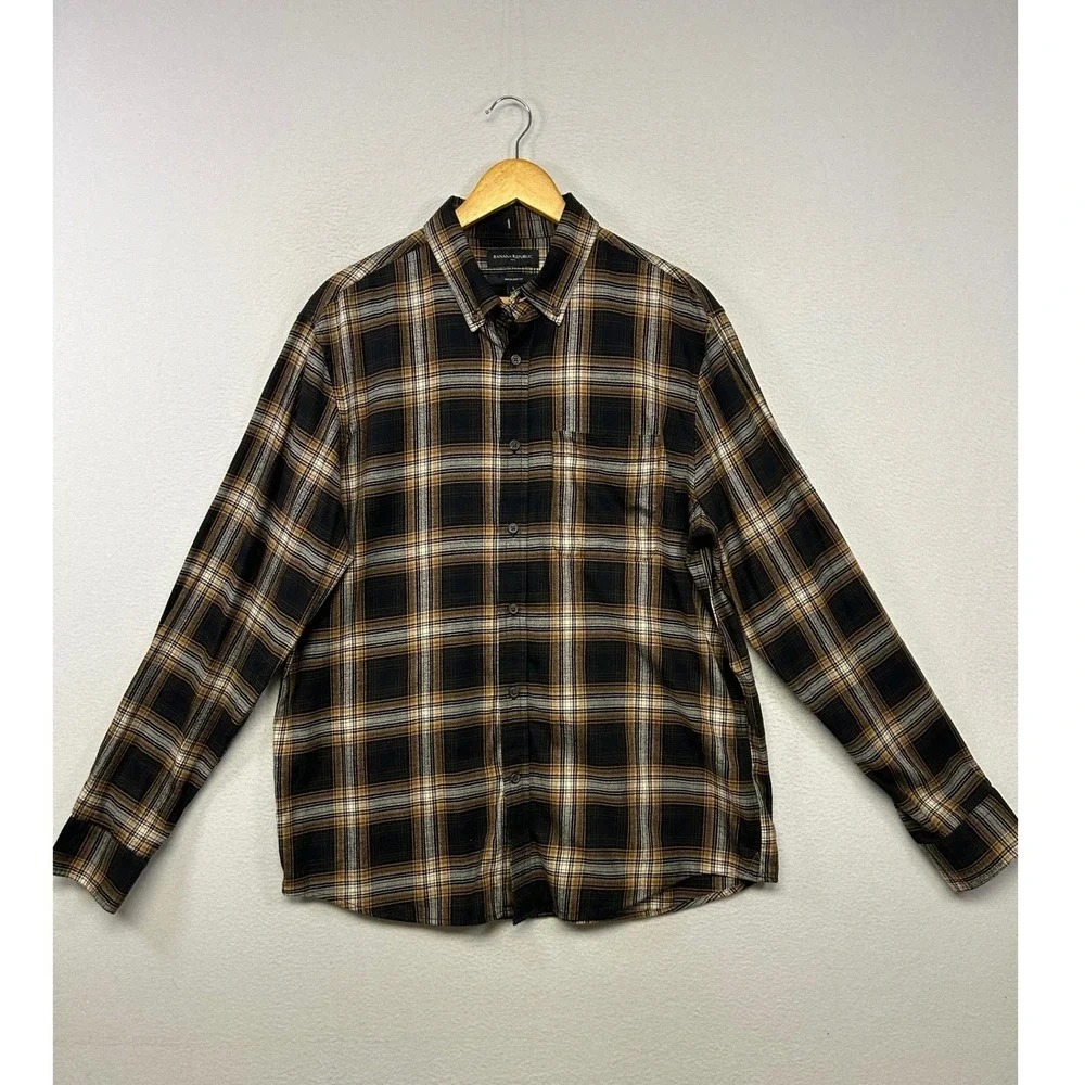 Dark Academia Banana Republic Mens Large Black Brown Plaid Untucked Button Down